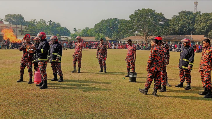 ফায়ার সার্ভিসকে কখন কীভাবে কল করবেন?