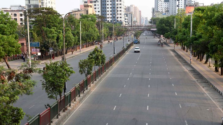 ‘এ মুহূর্তে লকডাউন দেওয়ার পরিকল্পনা নেই’