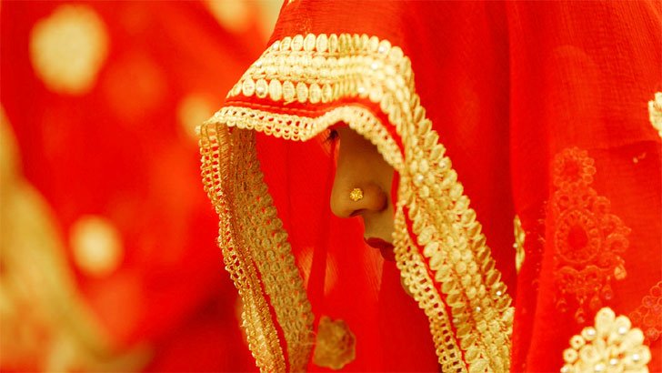 যে গানের কারণে বিয়ের আসরেই স্ত্রীকে তালাক দিলেন বর!