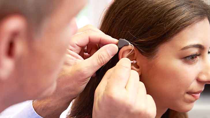 কানের পর্দা ফেটে গেছে কিনা বুঝবেন যেভাবে