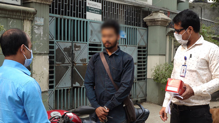 মাস্ক না পরা বাহাদুরি নয়