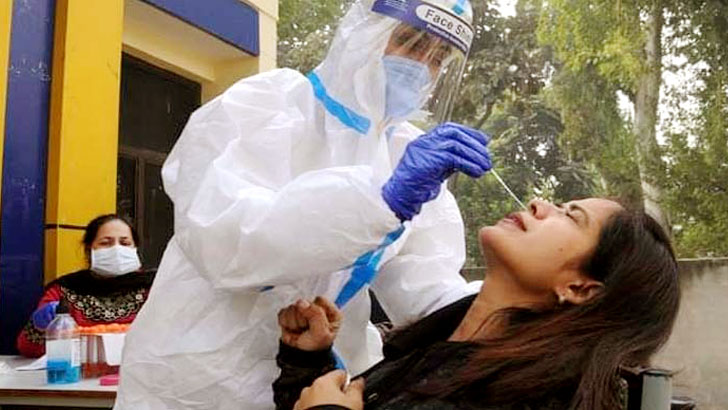 করোনা থেকে সুস্থ হওয়ার এক বছর পরও ঝুঁকি থেকে যাচ্ছে: আইইডিসিআর