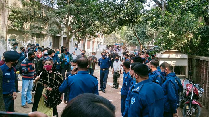 সিনহা হত্যায় খালাস পেলেন যারা