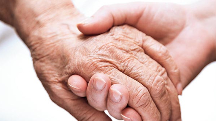 বার্ধক্যে অবসাদ দূর করতে জেনে নিন করণীয়