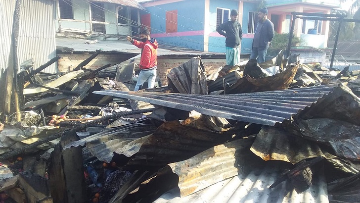 আগুনে পুড়ল ৮ ব্যবসা প্রতিষ্ঠান