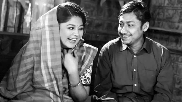 জননী ও গর্বিত বর্ণমালায় মৌসুমী হামিদ ও রওনক হাসান