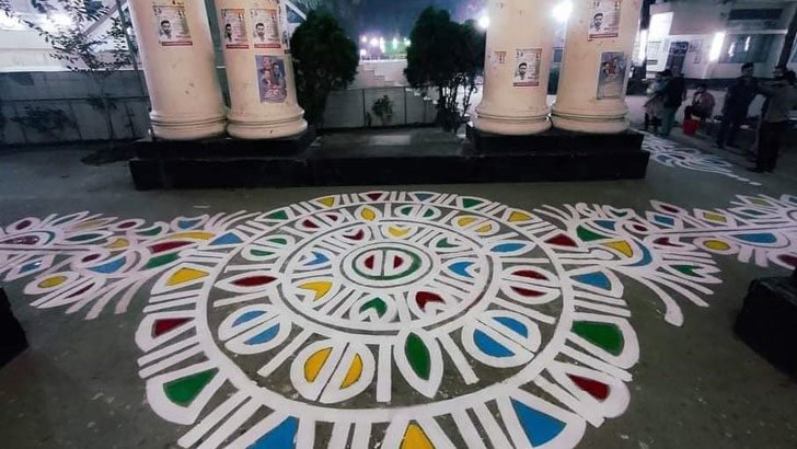 একুশের আলপনায় সেজেছে জবির ক্যাম্পাস