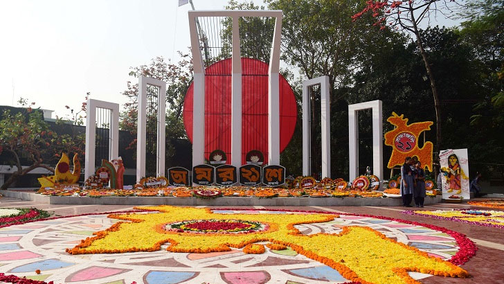 প্রভাতফেরিকে আদিরূপে দেখতে চাই