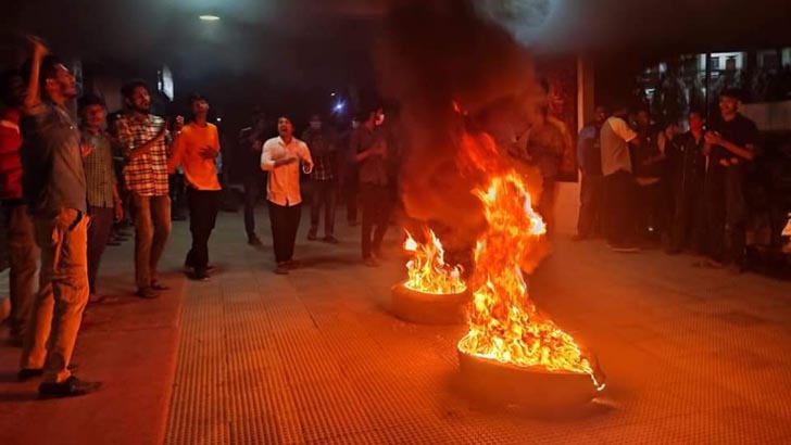 জন্মপরিচয় নিয়ে প্রশ্ন বিশ্ববিদ্যালয় শিক্ষকের, ছাত্রের আত্মহত্যাচেষ্টা