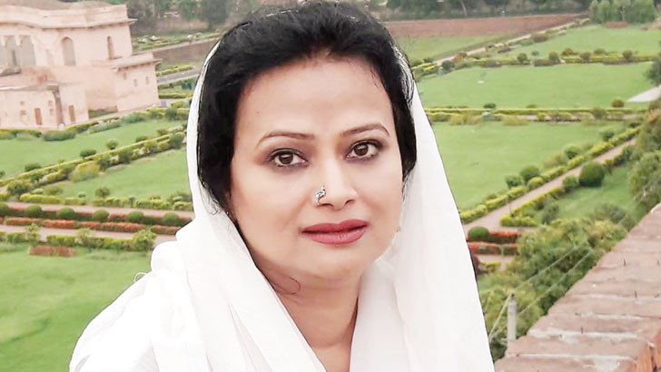 নায়করাজের প্রতি কৃতজ্ঞ রঞ্জিতা