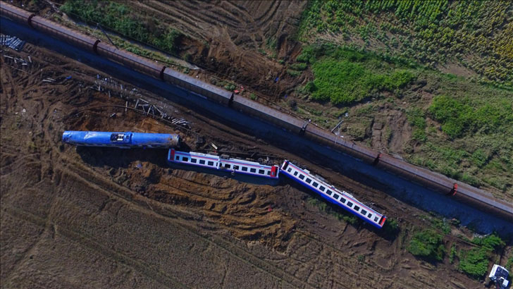 কঙ্গোতে ট্রেন লাইনচ্যুত হয়ে নিহত ৬০