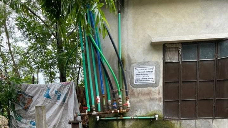 সাবমারসিবল পাম্পের পানি বিক্রির অভিযোগ ব্যবসায়ীর বিরুদ্ধে