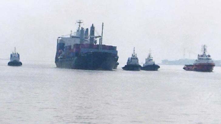 সেই জাহাজ উদ্ধারে বাঁচল ৮০০ কোটি টাকার পণ্য