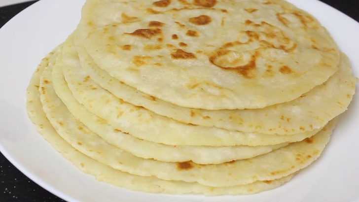 রেস্টুরেন্টের পরোটায় মিলল সাপের খোলস!