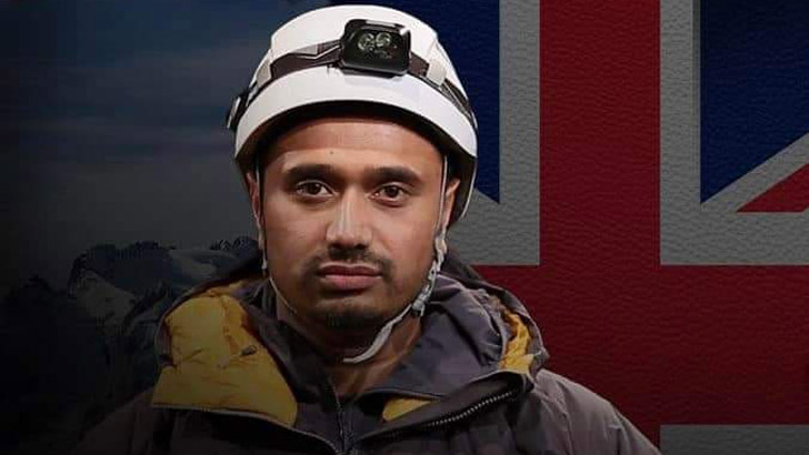 বাংলাদেশি বংশোদ্ভূত আকি রহমানের এভারেস্ট জয়