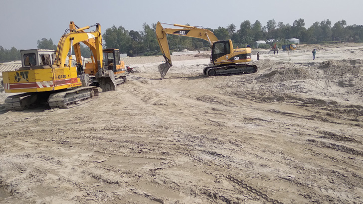 যমুনা নদীতে অবৈধভাবে বালু উত্তোলন