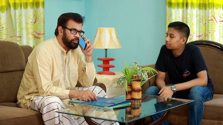 ম্যাগাজিন অনুষ্ঠানে চিত্রনায়ক ইলিয়াস কাঞ্চন