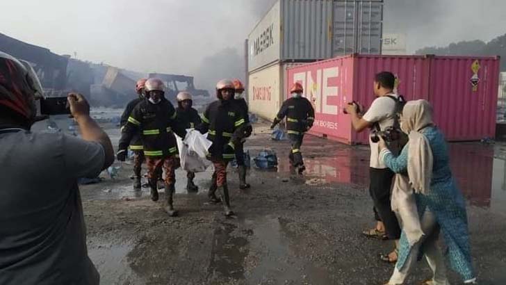 কনটেইনার ডিপোতে আগুন-বিস্ফোরণ, মৃতের সংখ্যা বেড়ে ৪৯