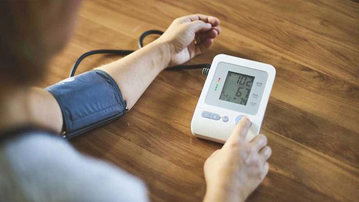 বাসায় রক্তচাপ মাপতে যা করবেন