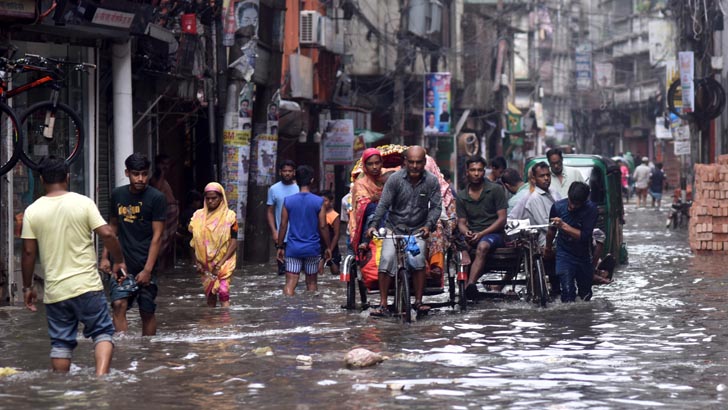 ছুটির দিনে ‘জলজট’, নাকাল নগরবাসী