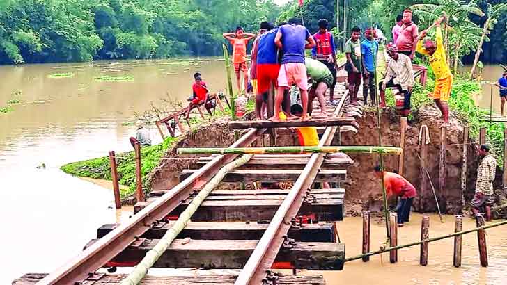 বন্যায় রেলপথে ক্ষতি, ঈদযাত্রায় শঙ্কা