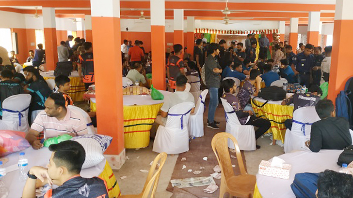 নিষিদ্ধ পাবজি গেম খেলে আটক ১২০