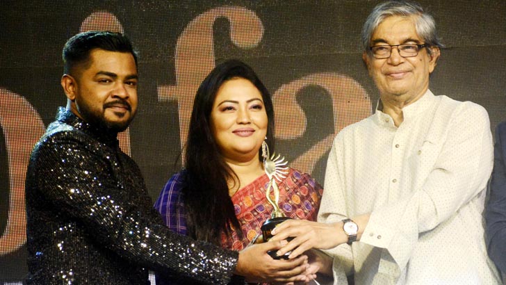 সম্মাননা পেলেন স্বপ্নীল সজীব
