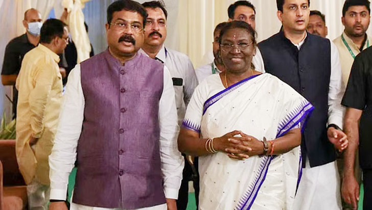 কেরানি থেকে ভারতের রাষ্ট্রপতি দ্রৌপদী মুর্মু