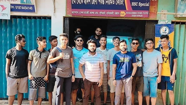 ট্রেনের ধাক্কায় মাইক্রোবাসের ১১ জন নিহত, যা বললেন বেঁচে যাওয়া যাত্রী