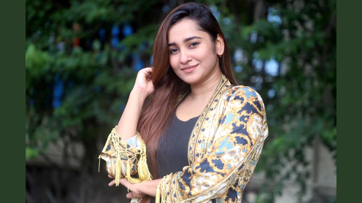 যেভাবে বদলে যাচ্ছে আনিসার সংগীত জীবন