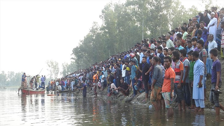 নৌকাডুবি : বল্গাহীন প্রাথমিক পুঁজিবাদের বলি