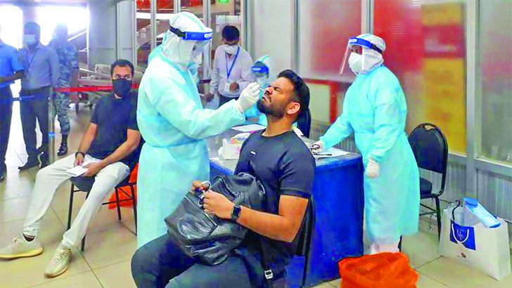 ফের এক দিনে করোনা শনাক্ত ৭০০ ছাড়াল