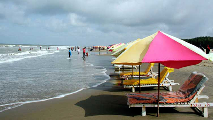 সমুদ্রসৈকতে গোসলে নেমে মাদ্রাসাছাত্র নিখোঁজ