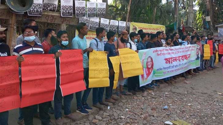 প্রাথমিকে পদ বৃদ্ধির দাবিতে ৬ দিন ধরে রাস্তায় চাকরিপ্রার্থীরা