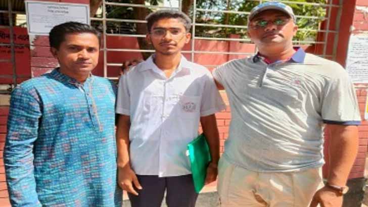 বাড়িতে বাবার লাশ রেখে পরীক্ষা দেওয়া সেই মিরাজ জিপিএ-৫ পেয়েছে
