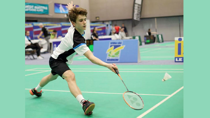 শীতে কেন ব্যাডমিন্টন খেলবেন