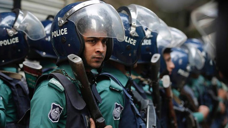 বিশেষ অভিযানে ঢাকায় গ্রেফতার ২৮৫