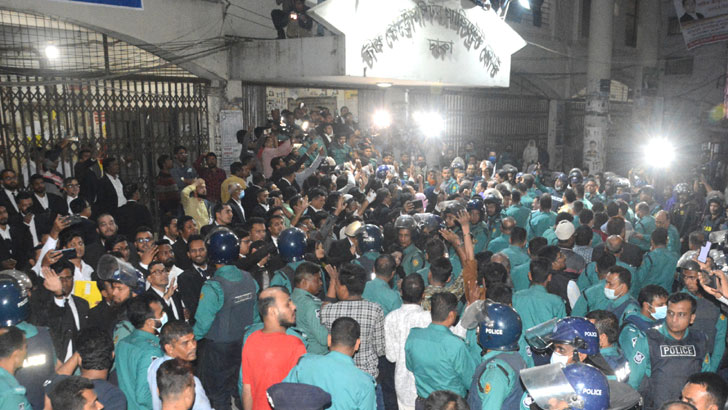 রিজভী-খোকনসহ ৪৪৫ জন কারাগারে, রিমান্ডে ২৩