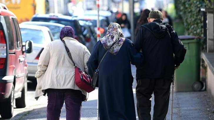 পথিককে পথ দেখানোও সদকা