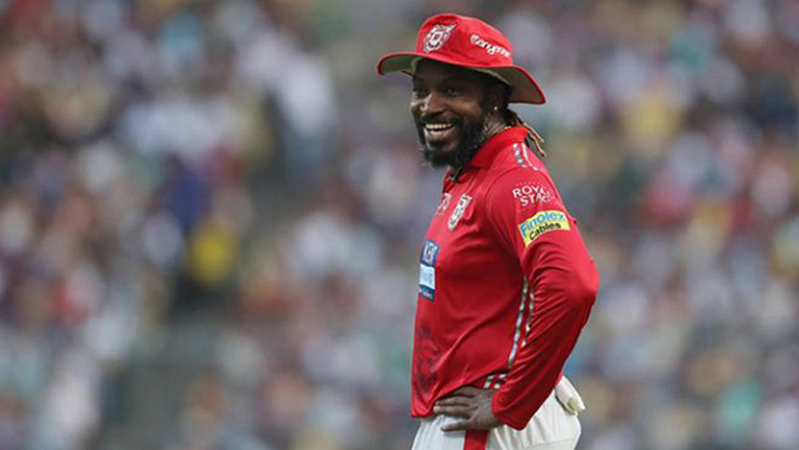 আইপিএল তারকার কাছে পাওনা টাকা ফেরত চাইলেন গেইল