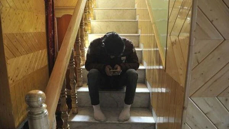 ‘প্রেমিকাকে খুব ভালোবাসি’, ফেসবুক লাইভে যুবকের আত্মহত্যা 