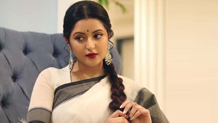পরীমনির বিচ্ছেদ নিয়ে যা বলছেন অভিনেত্রীরা