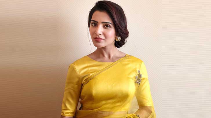 মঞ্চে বসেই কাঁদছেন সামান্থা