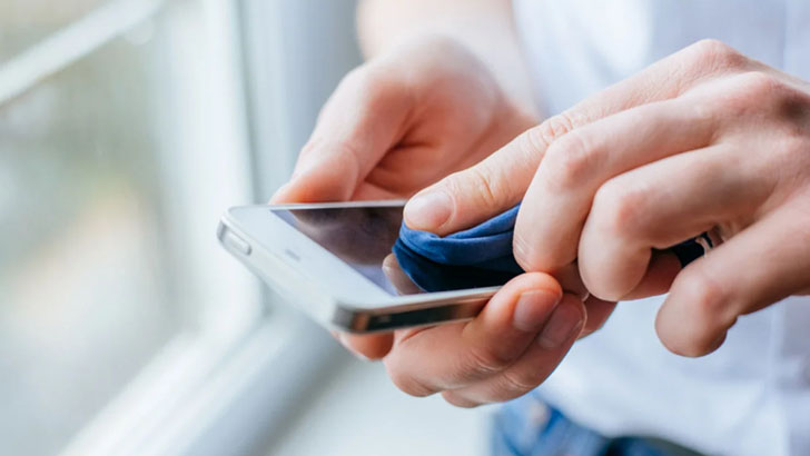 ব্যবহারের যে ভুলে হ্যাক হতে পারে স্মার্টফোন