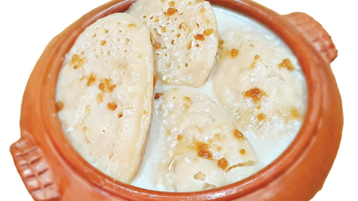 দুধ চিতই