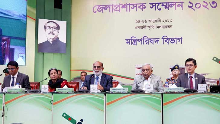 জনগণের সাথে ডিসিদের ভালো আচরণ করতে বললেন মন্ত্রী