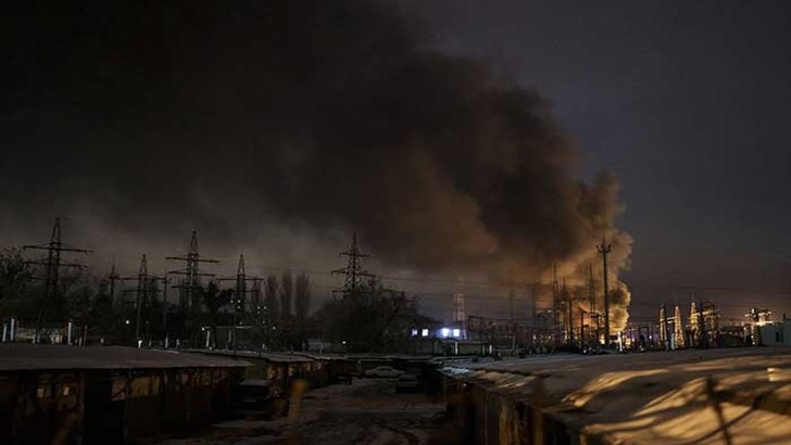 ইউক্রেনের জ্বালানি সরবরাহ ব্যবস্থা গুঁড়িয়ে দিয়েছে রুশ সেনারা