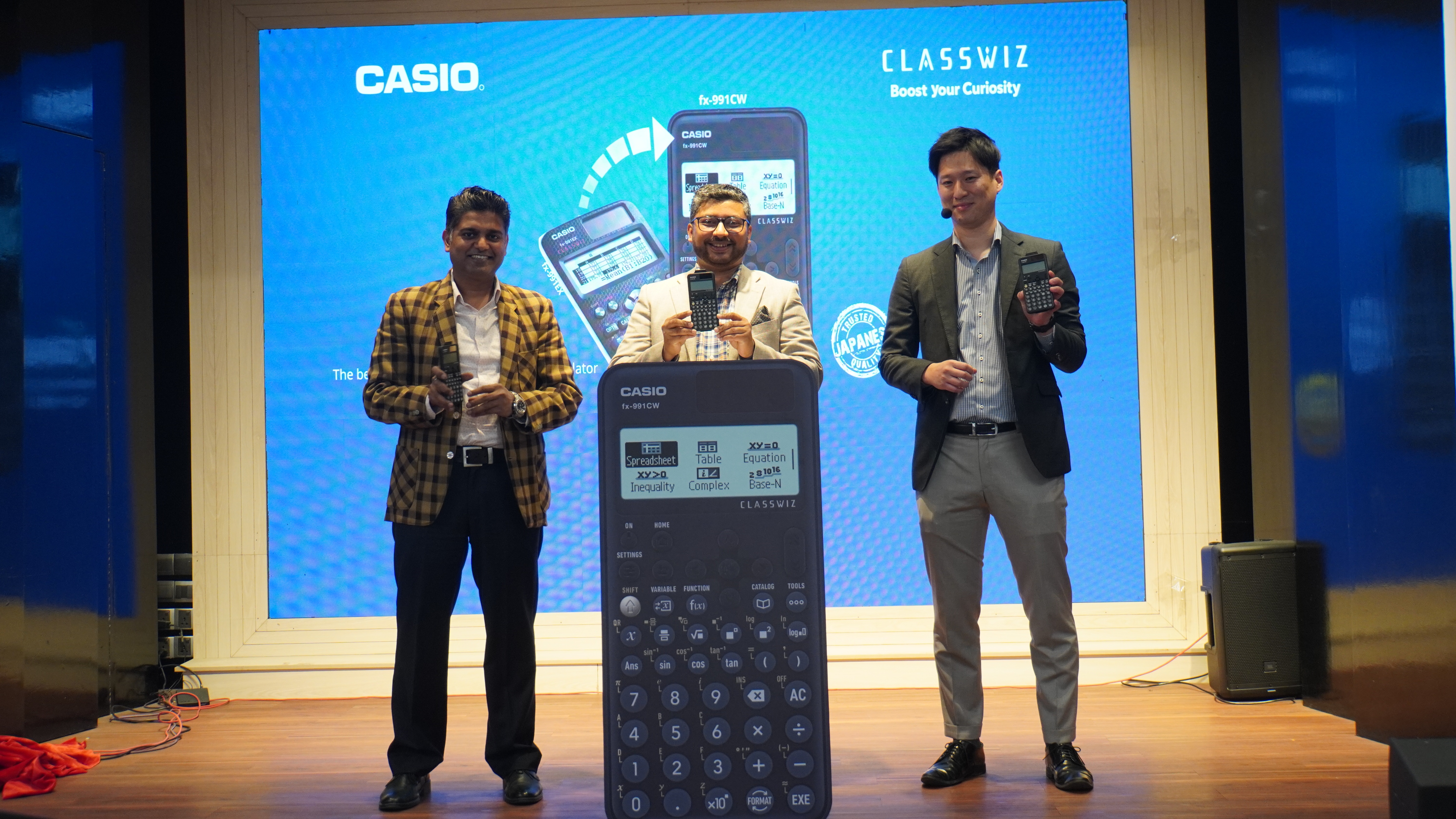 বাংলাদেশে এলো ক্যাসিও’র সর্বাধুনিক সায়েন্টিফিক ক্যালকুলেটর ক্লাসউইজ এফএক্স-৯৯১ সিডব্লিউ