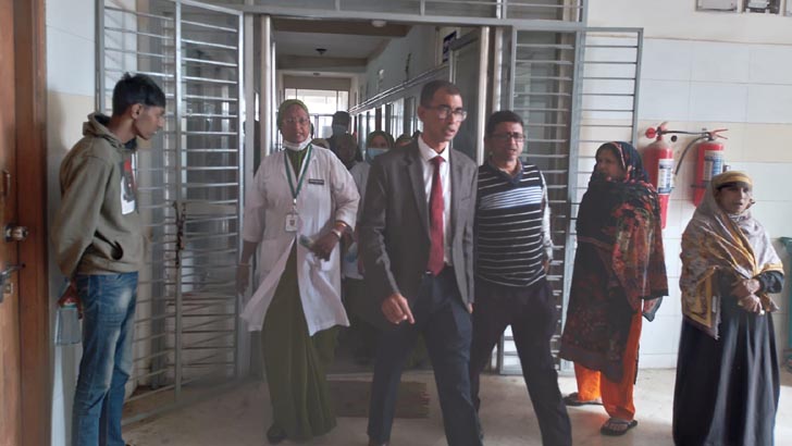 শহীদ আহসান উল্লাহ মাস্টার হাসপাতালের স্টোর রুম সিলগালা