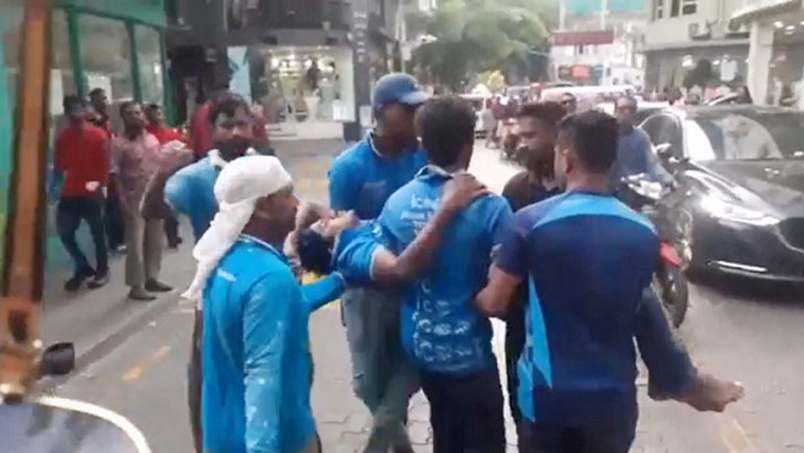 মালদ্বীপে এসি লাগাতে গিয়ে গুরুতর আহত বাংলাদেশি